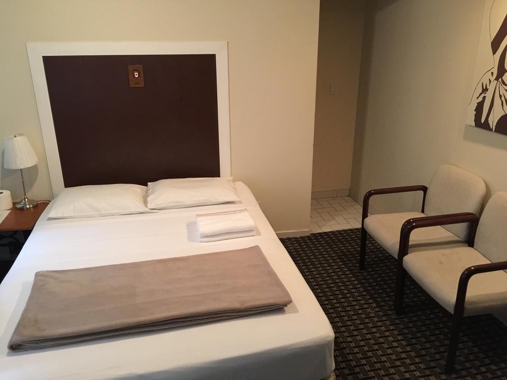 Adas Guesthouse Toronto Pokoj fotografie