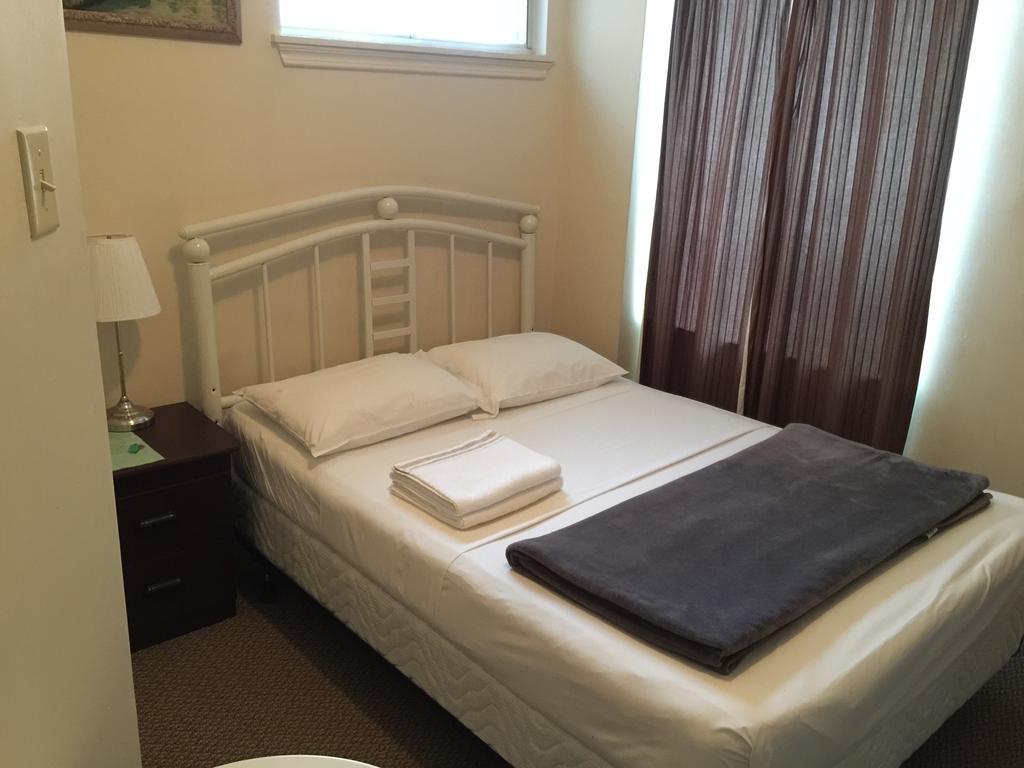 Adas Guesthouse Toronto Pokoj fotografie