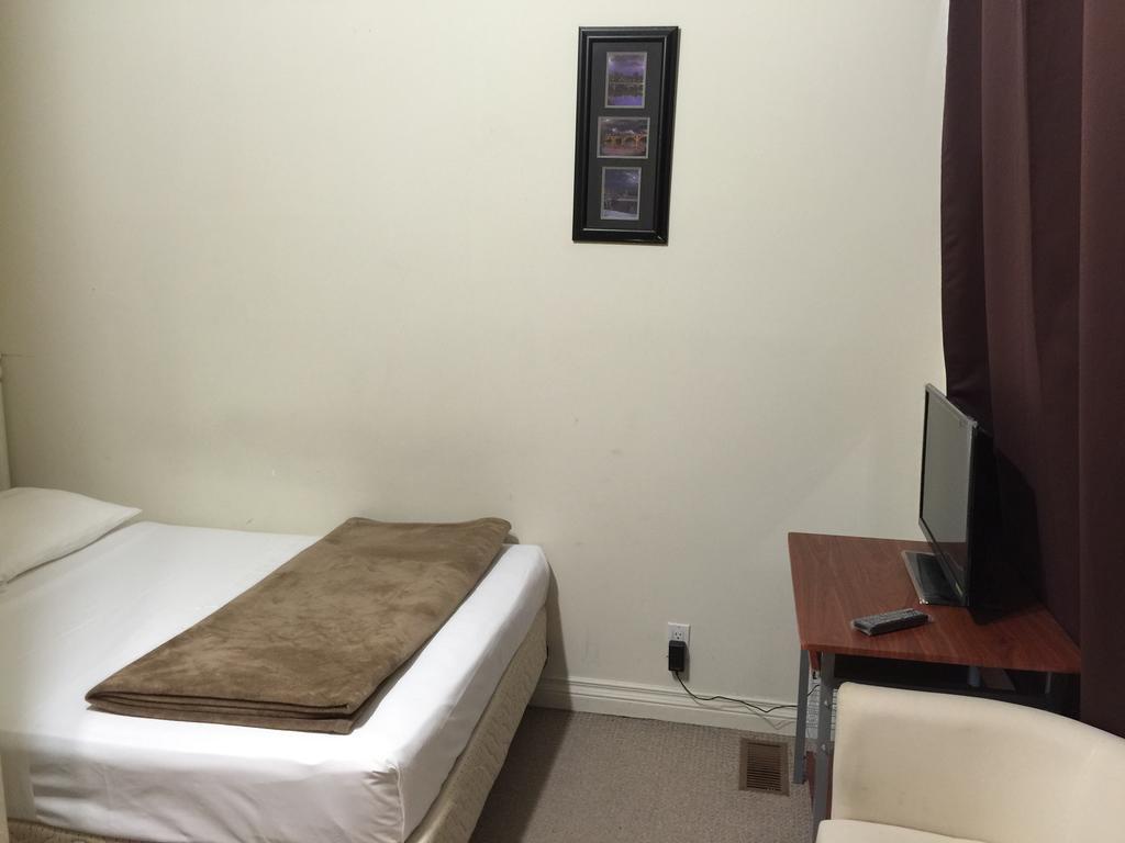 Adas Guesthouse Toronto Pokoj fotografie